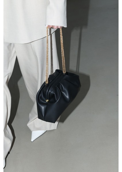 Siyah Kadın Zincirli Omuz Çantası modelleri