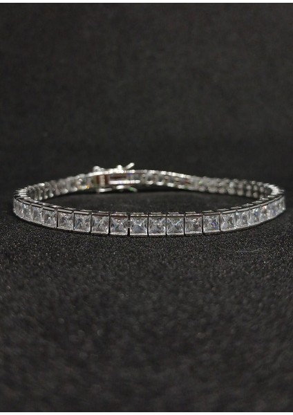 Kare Taşlı Gümüş Bileklik - Şık ve Modern Tasarım, Zarif Takı Hediye Seçeneği