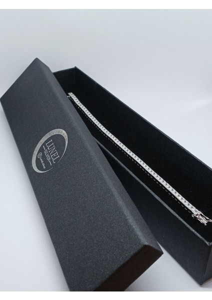 Kare Taşlı Gümüş Bileklik - Şık ve Modern Tasarım, Zarif Takı Hediye Seçeneği modelleri