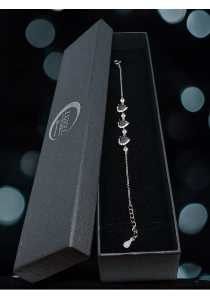 Kalp Taşlı 925 Ayar Gümüş Bileklik – Şık ve Zarif Takı, Özel Gün Hediyesi