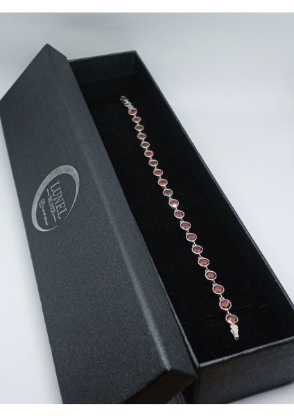 Kırmızı Taşlı 925 Ayar Gümüş Bileklik - Zarif ve Şık Takı, Hediyelik