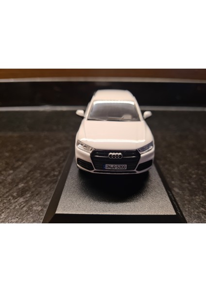 1/43 Audi Q5 2016