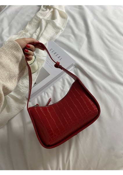 Kadın Kroko Desenli Kırmızı Baget Çanta modelleri