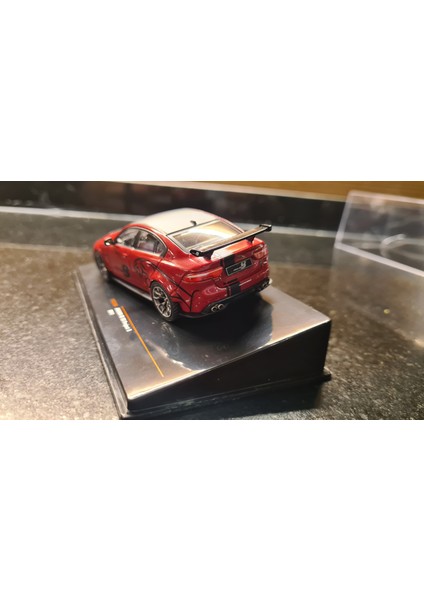 1/43 Jaguar Xe Sv Project 8 2017