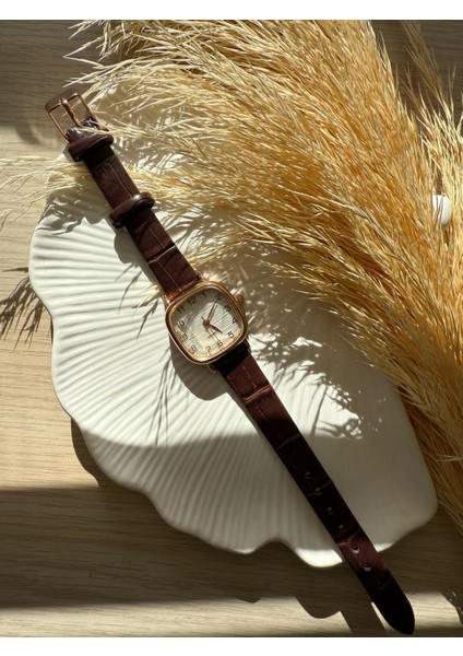 Retro Minimal Hasır Kordon Vintage Kadın Kol Saati