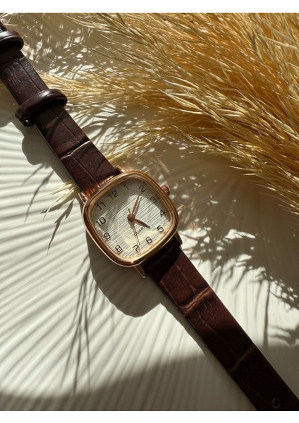 Retro Minimal Hasır Kordon Vintage Kadın Kol Saati