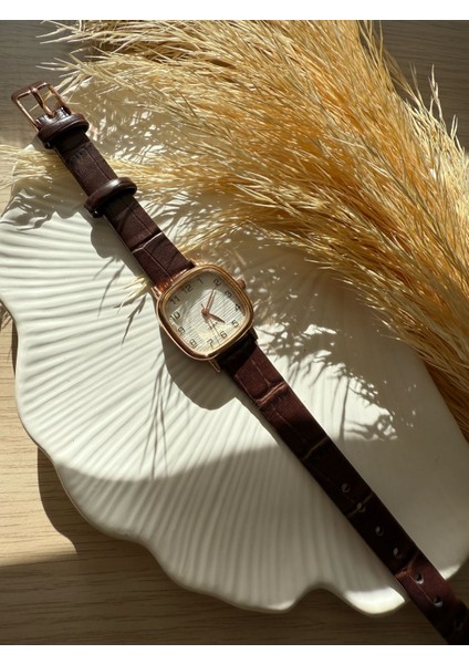 Retro Minimal Hasır Kordon Vintage Kadın Kol Saati
