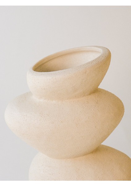 Varnis Dokulu Vazo (23 x 8 cm )