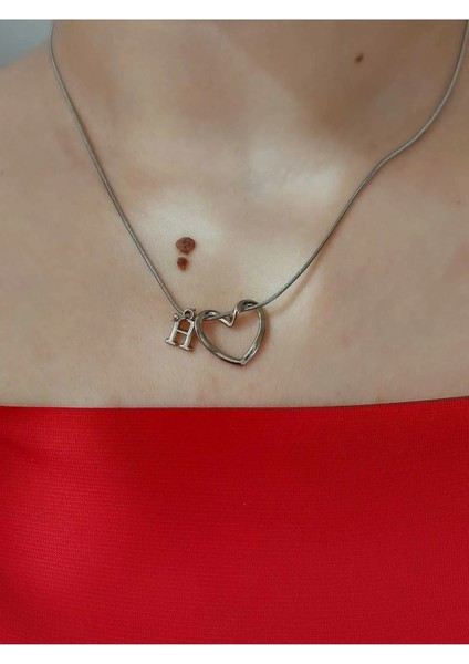 Kalpli H Harfli Çelik Kolye