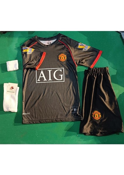 Manchester United 2008 Ronaldo Siyah Çocuk Forma 4 Lü Set. Forma+Şort+Çorap+Bileklik