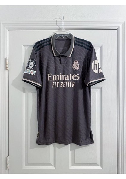 Real Madrid Mpabbe Kısa Kollu Yetişkin Forması modelleri