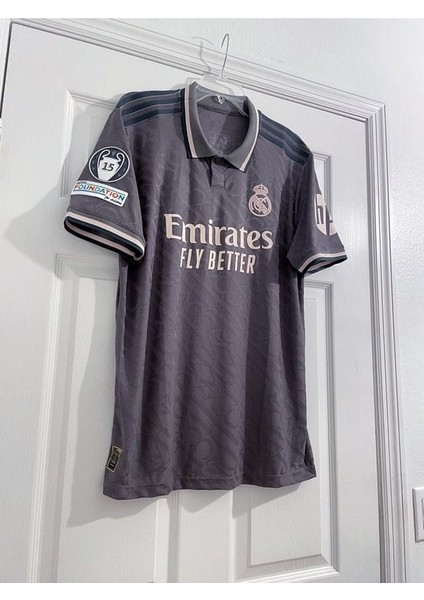 Real Madrid Mpabbe Kısa Kollu Yetişkin Forması fırsatları