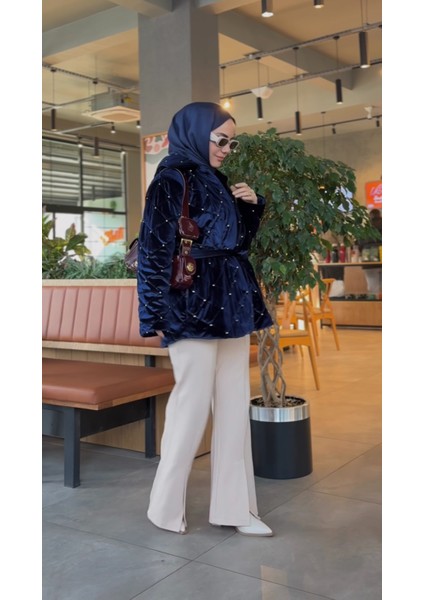 Taş Detaylı Kapitone Mont Lacivert