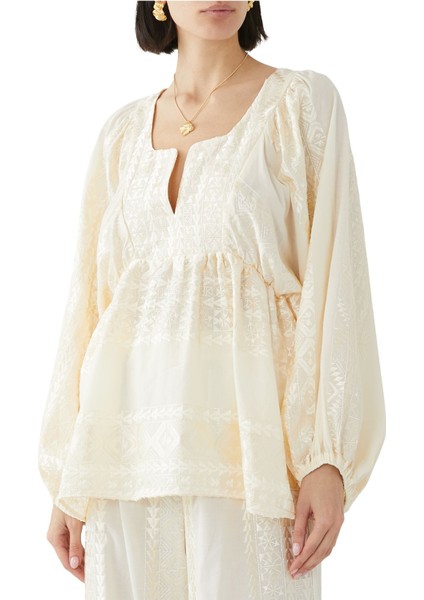 Nakışlı Balon Kol Bluz indirimleri