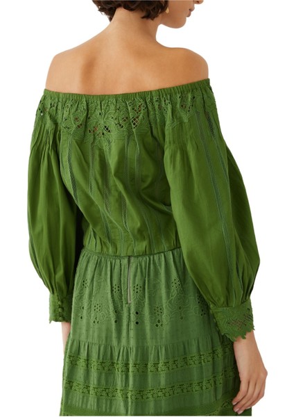 Şık Yeşil Nakışlı Off-Shoulder Bluz