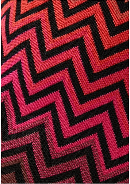 Şık Chevron Desenli Siyah Kısa Kollu Bluz fırsatları