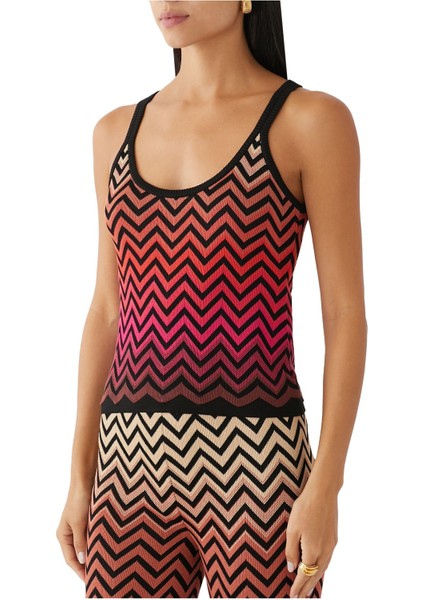 Şık Chevron Desenli Siyah Kısa Kollu Bluz indirimleri