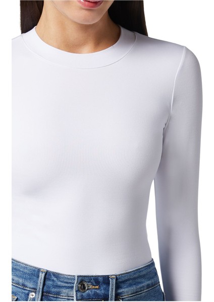 Kadın Beyaz Crewneck Body modelleri