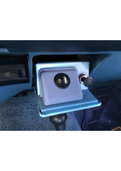 Chevy Kare Gövde Kül Tablası USB ve Aux Kablo Adaptörü K5 Blazer T4080373 fiyatları