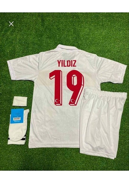 Türkiye Euro 2024 Kenan Yıldız 19 Numara Çocuk 4'lü Set Hediyeli Beyaz Milli Takım Forması (Beyaz)