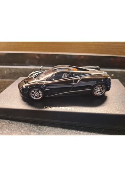 Autoart 1/43 Pagani Huayra 2011 modelleri