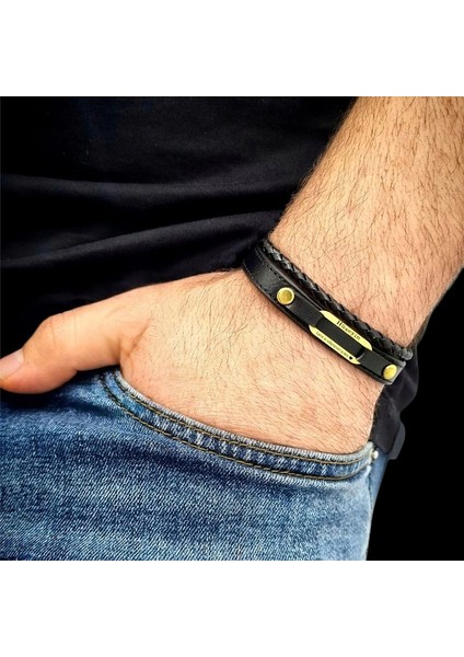 14 Ayar Plakalı Altın Erkeklere Özel Aşk Temalı Oval Figürlü Özgün Derili Isim Bilekliği-391İsim-Siyah fiyatları