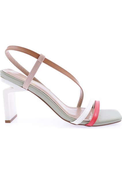 K9002 Kadin Küt Burun Çapraz Bantli Topuklu Sandalet