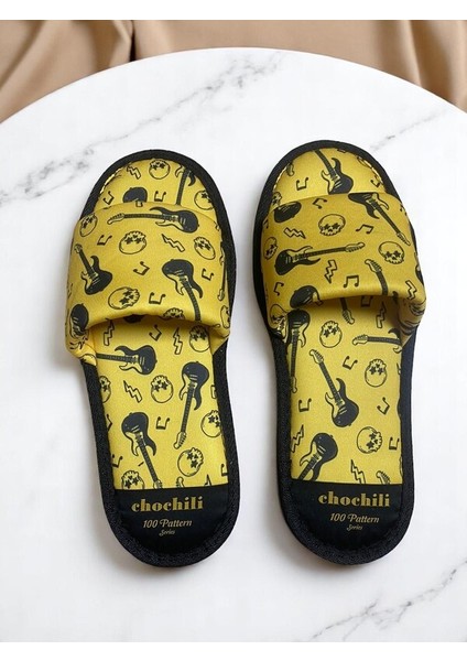 Unisex Sarı Rockstar Desenli Önü Açık Yumuşak Taban Ev Terliği