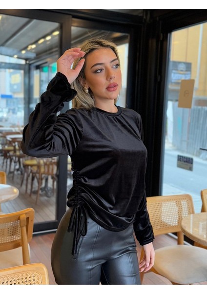 Kadın Uzun Kollu Bisiklet Yaka Yanları ve Kolları Büzgülü Kadife Bluz