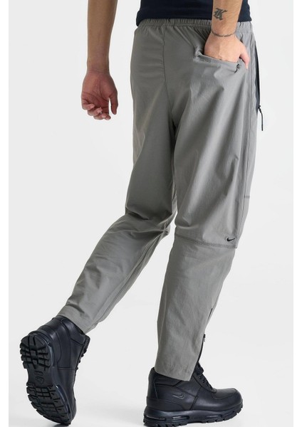 Tech Woven Men's Taper Leg Pant Erkek Eşofman Altı Koyu Gri