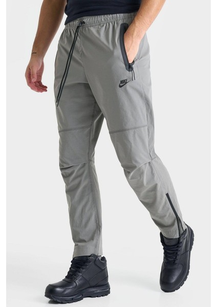 Tech Woven Men's Taper Leg Pant Erkek Eşofman Altı Koyu Gri