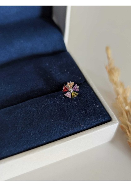 Cerrahi Çelik Gümüş Renkli Zirkon Taşlı Papatya Piercing , Tragus