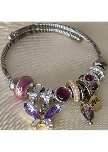 Lila Kelebek ve Love Charmlı Çelik Bileklik fırsatları