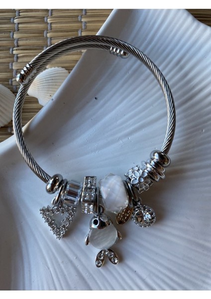 Beyaz Balık Charmlı Çelik Bileklik fiyatları