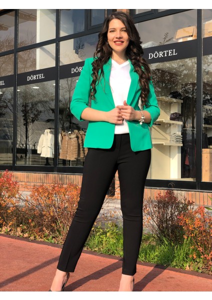 Kadın Bronş Detaylı Truvakar Kol Blazer Ceket indirimleri