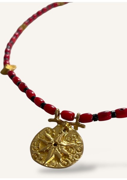 Mercan, Hematit ve Bronz Taşlı Antik Sembol Kolye – Ruhsal Koruma ve Enerji Kolyesi