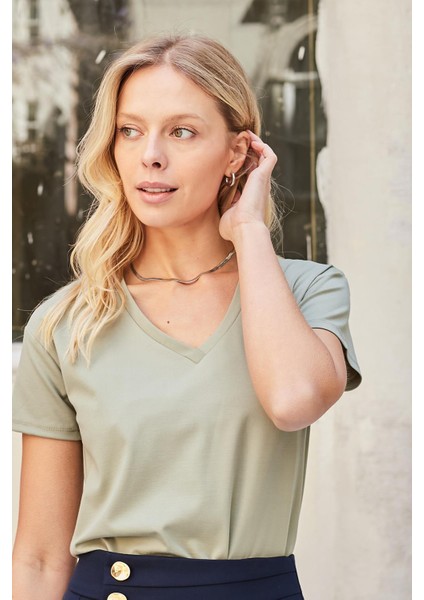 Kadın V Yaka Kısa Kol Likralı Span Kumaş Şık T-Shirt Bluz-Açık Haki fırsatları