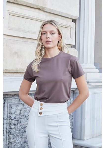 Kadın Sıfır Yaka Kırışmaz Span Karışımlı Şık Kısa Kol Likralı T-Shirt Bluz-Kahve fiyatları