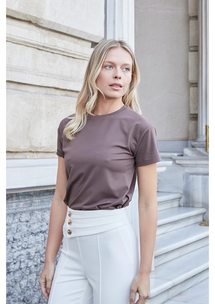 Kadın Sıfır Yaka Kırışmaz Span Karışımlı Şık Kısa Kol Likralı T-Shirt Bluz-Kahve modelleri