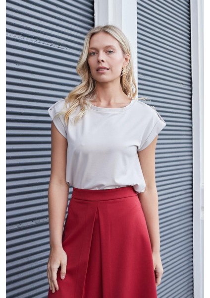 Kadın Kaliteli Likrasız Span Kumaş Geniş Sıfır Yaka Duble Kollu Apoletli Düğmeli T-Shirt Bluz-Taş indirimleri