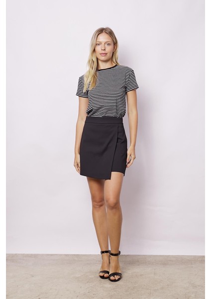 Kadın Likralı Çizgili Kaşkorse Sıfır Yaka Kısa Kol T-Shirt Bluz-Siyah Çizgi