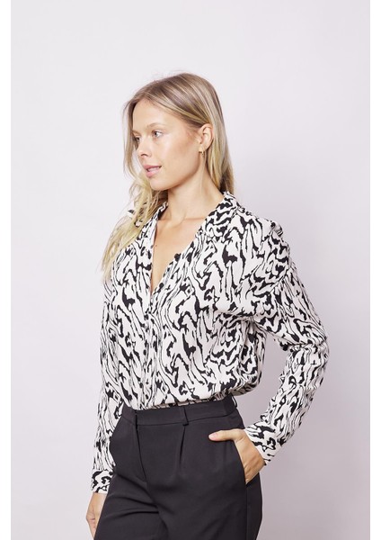 Kadın Likrasız Viskon Vual Desenli Yakalı Düşük Omuzlu Uzun Kol Şık Gömlek-Krem Desen fırsatları