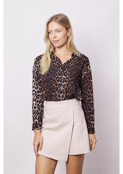 Kadın Likrasız Viskon Vual Desenli Yakalı Düşük Omuzlu Uzun Kol Şık Gömlek-Leopar