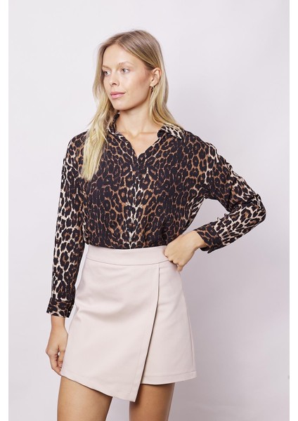 Kadın Likrasız Viskon Vual Desenli Yakalı Düşük Omuzlu Uzun Kol Şık Gömlek-Leopar modelleri