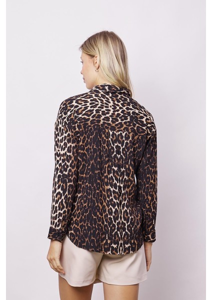 Kadın Likrasız Viskon Vual Desenli Yakalı Düşük Omuzlu Uzun Kol Şık Gömlek-Leopar indirimleri