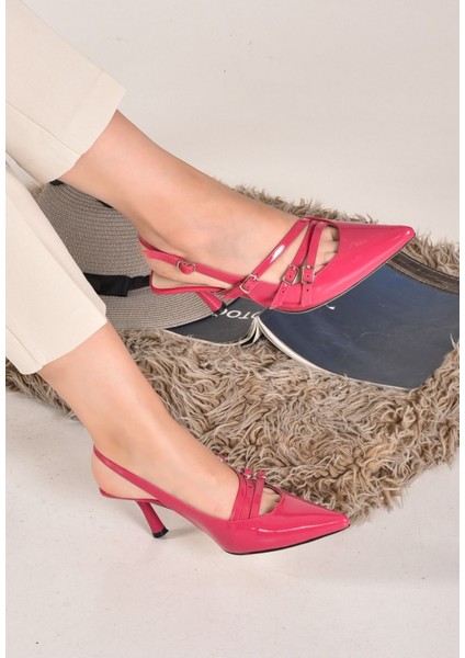 Bella Model Bantlı Kemerli Stiletto