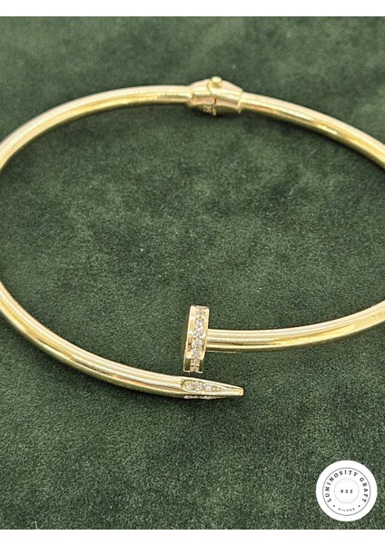 925 Ayar Gümüş Çivi Model Zirkon Taşlı Kadın Kelepçe Bileklik