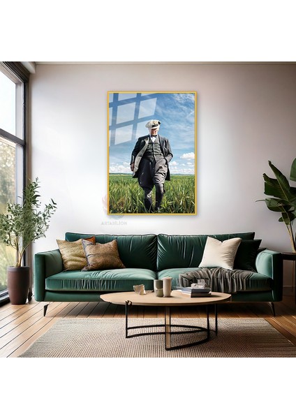 Tarlada Yürüyen Atatürk Görseli Metal Çerçeveli Cam Tablo Dikey Tablo Renkli Atatürk Tablosu