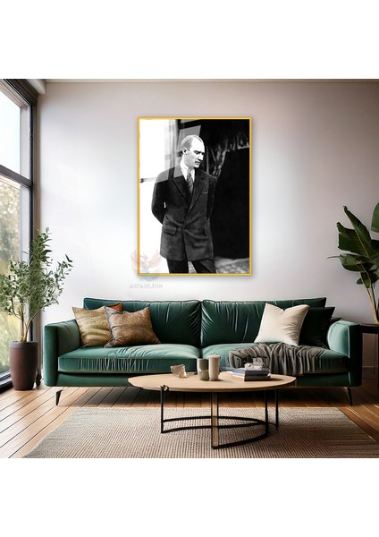 Kemal Atatürk Metal Çerçeveli Cam Tablo Siyah Beyaz Atatürk Tablosu Dikey Duvar Tablo Ev Ofis Dekoru