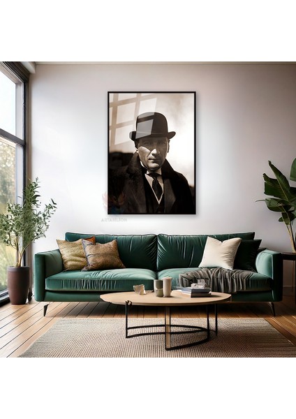 Şapkalı Atatürk Görseli Metal Çerçeveli Cam Tablo Dijital Baskı Ev Ofis Dekoru Dijital Baskı Tablo